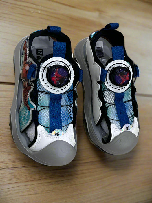 Closed Shoes with Lace Up