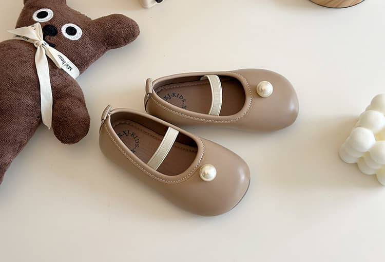 Pearl Girls’ Leather Shoes